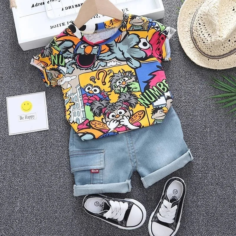 "Conjunto moderno para bebé con un llamativo diseño de graffiti en la camiseta. Confeccionado en algodón suave y cómodo, este conjunto incluye una camiseta de manga corta con estampado urbano y pantalones a juego. Ideal para un look fresco y divertido, perfecto para que el bebé se sienta cómodo y con estilo."